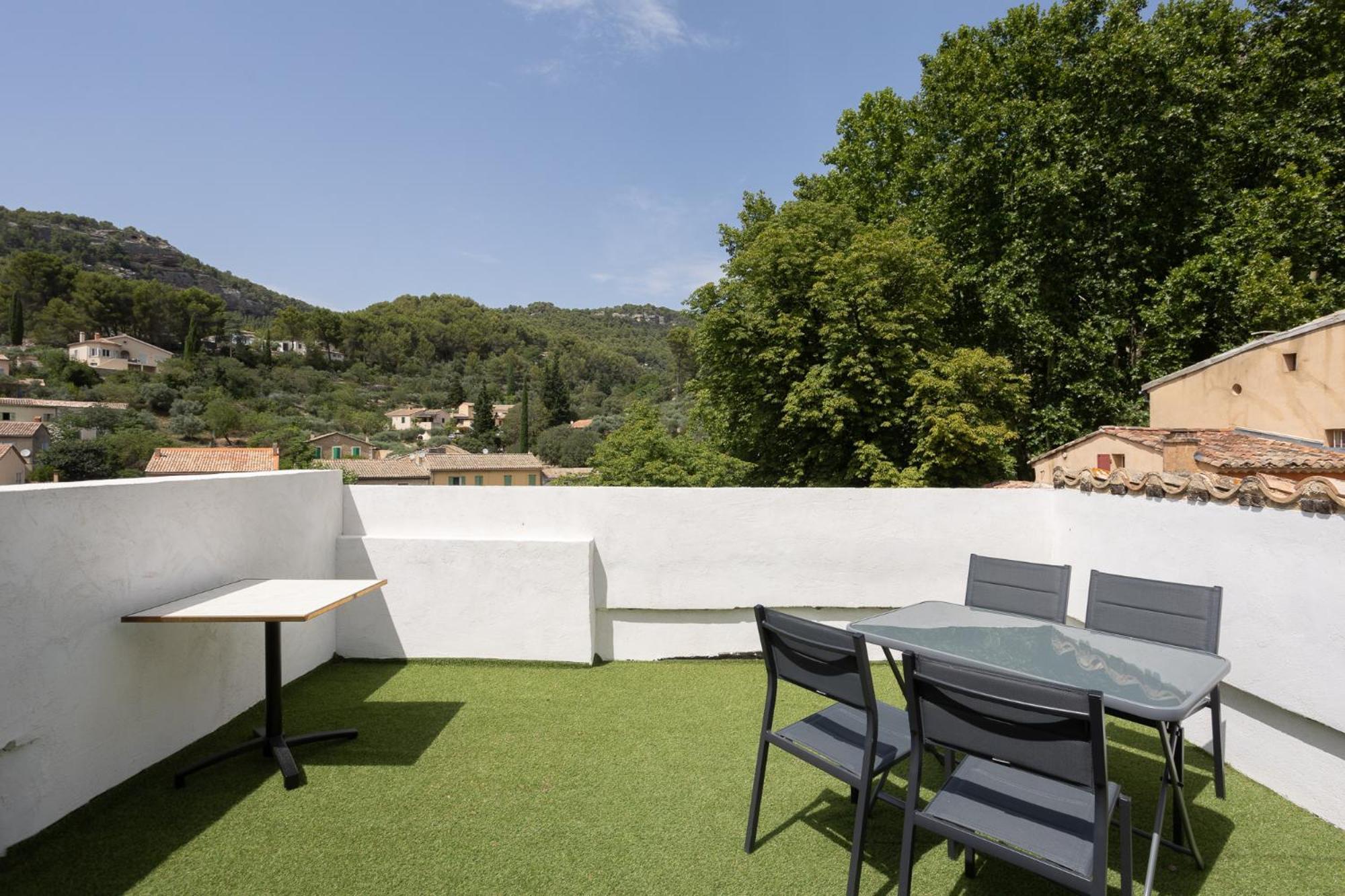 Le Chateau Olive Et Raisin Fontaine-de-Vaucluse Exterior photo