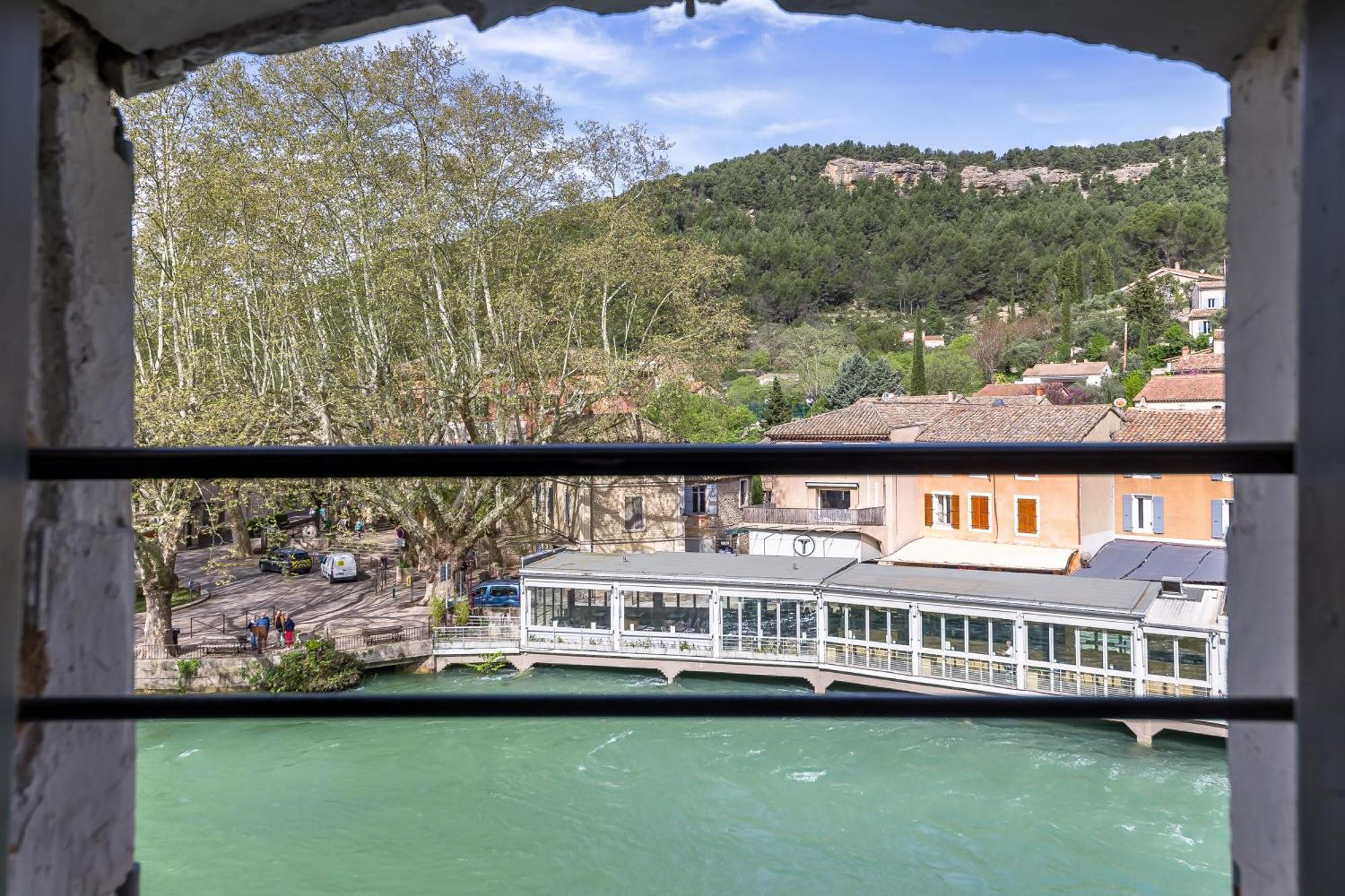 Le Chateau Olive Et Raisin Fontaine-de-Vaucluse Exterior photo